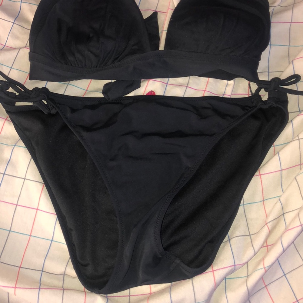 Bathing suit - Picture 3 of 6